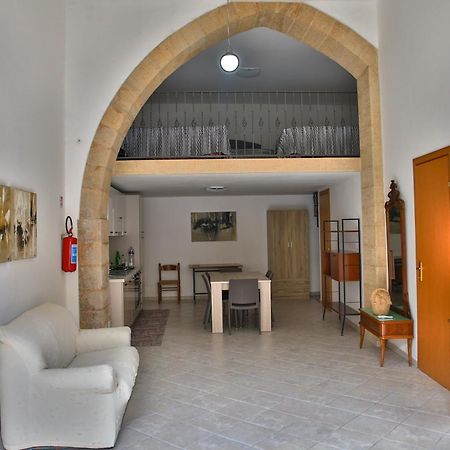 Holiday Home Castle Salemi - Casa Vacanze Bagian luar foto